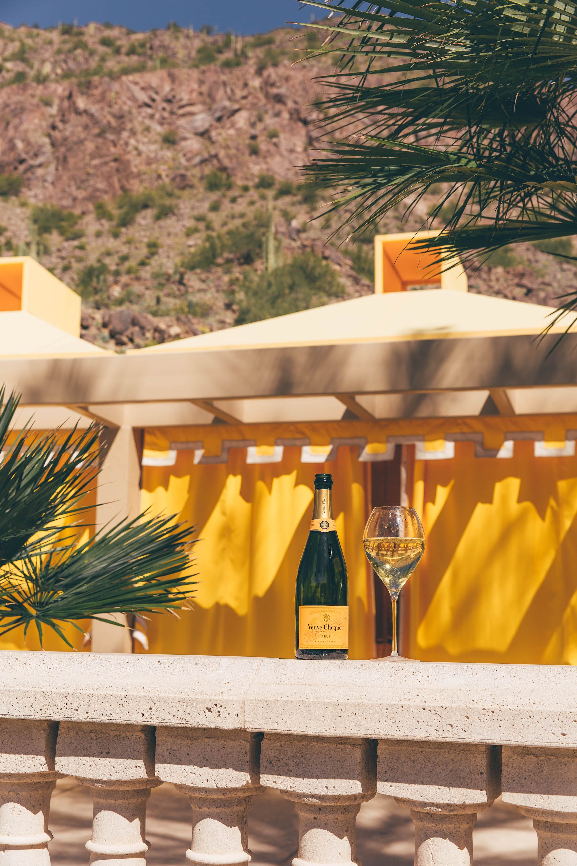 Veuve Clicquot Brut x SMEG (Fridge Box Limited Edition)