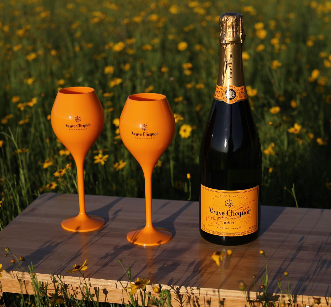 Veuve Clicquot Flutes and Glow Sticks Gift Set