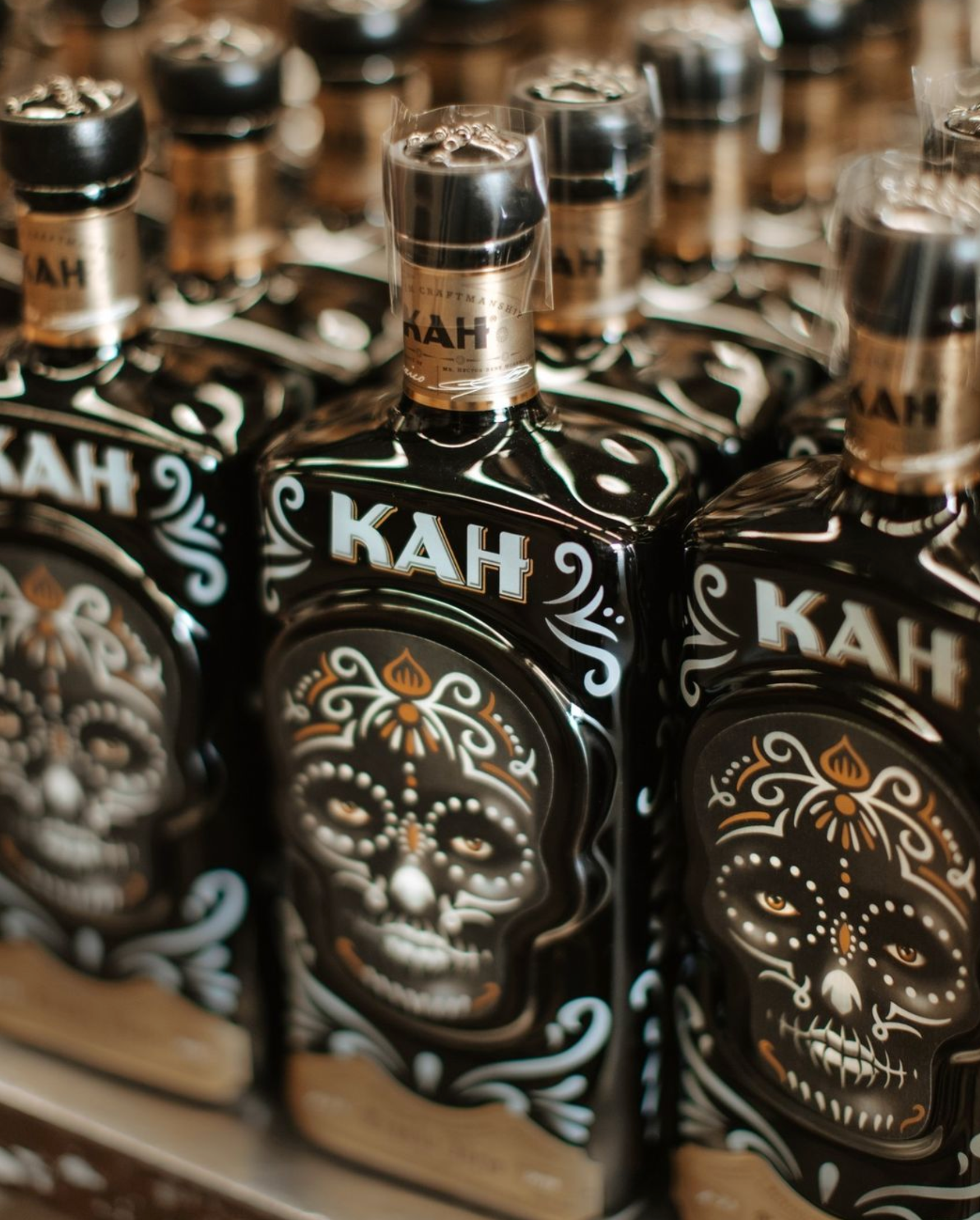 Kah Añejo Black Ceramic Tequila