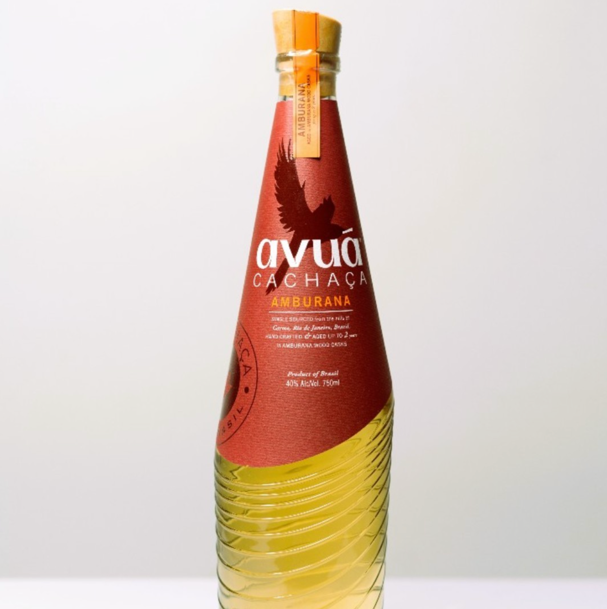 Avuá Amburana Cachaça