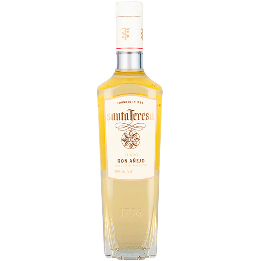 Santa Teresa Claro Ron Añejo 1L bottle showcasing its elegant design and light color.