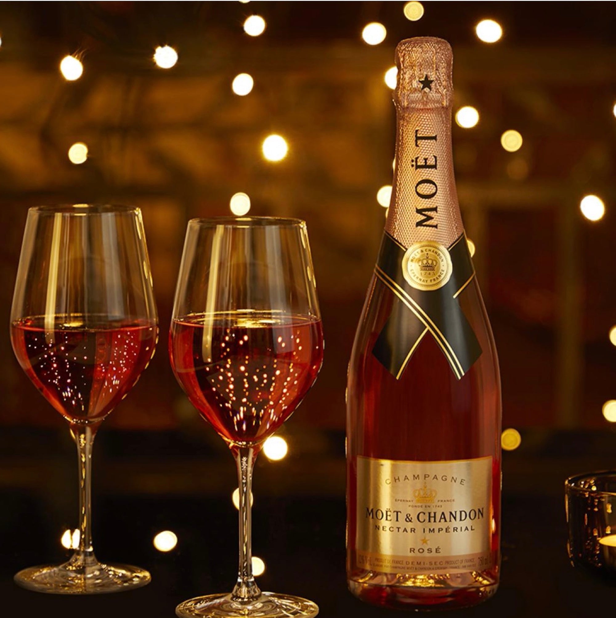 Moet Nectar Imperial Rose Light Up Limited Edition - Gold Eagle